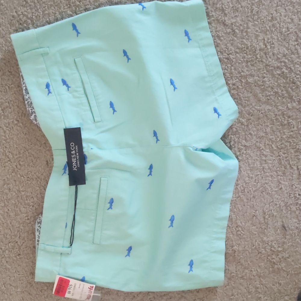 Shorts - Picture 3 of 4
